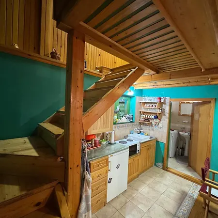 Holiday home Carobna Kucica *