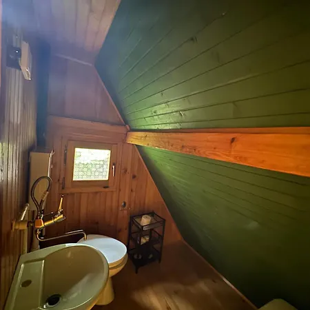 Holiday home Carobna Kucica *