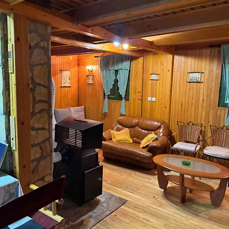 Carobna Kucica Holiday home *